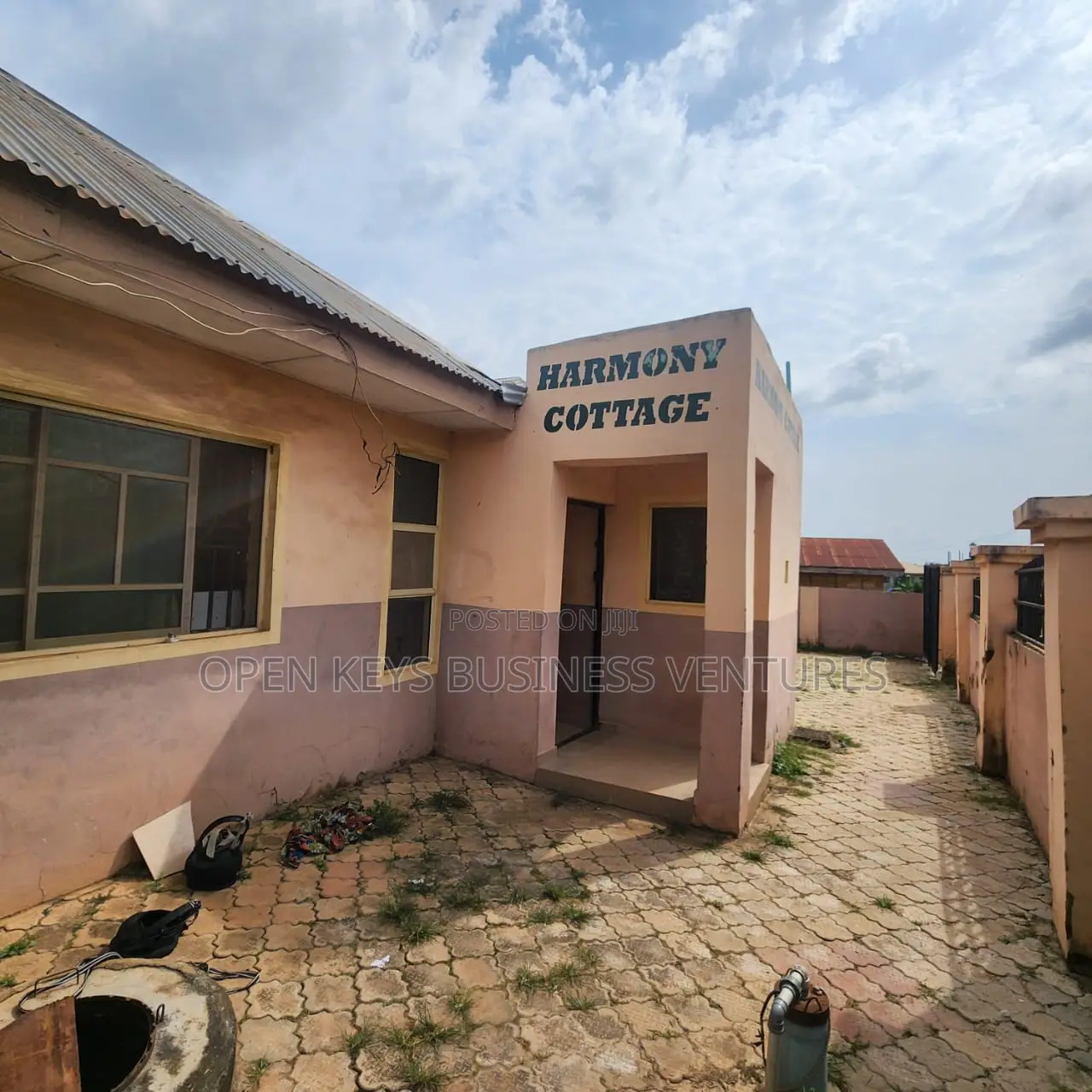 12bdrm Bungalow in Awotan, Ibadan Polytechnic/University for sale