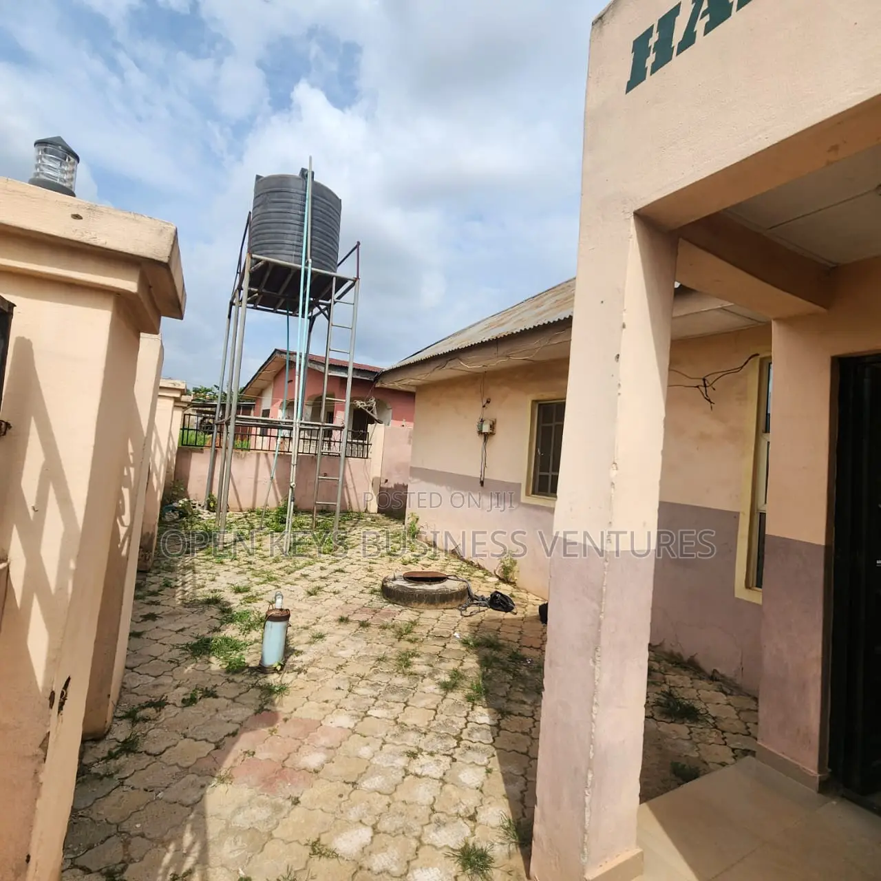 12bdrm Bungalow in Awotan, Ibadan Polytechnic/University for sale