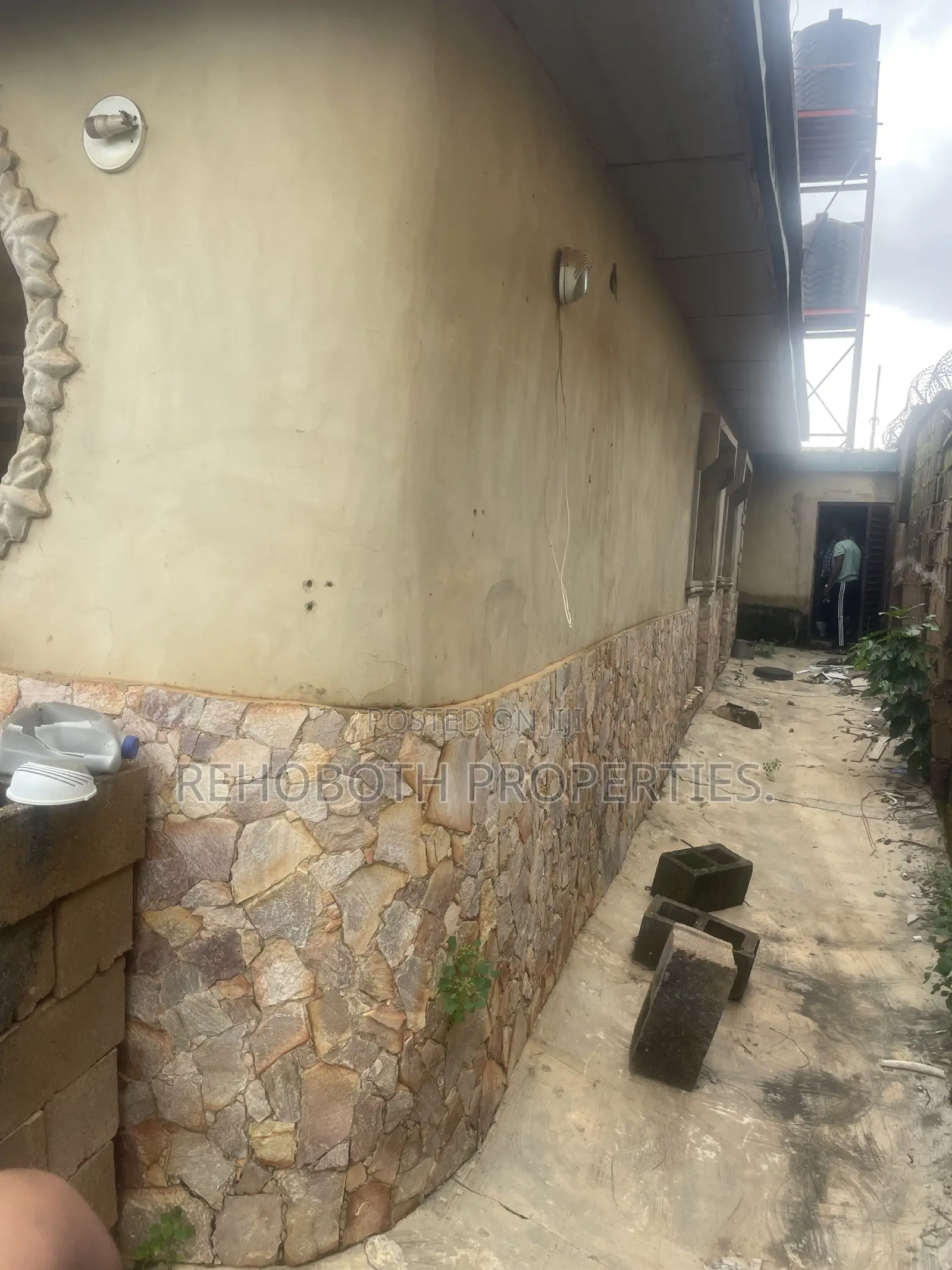 3bdrm Bungalow in Ire Akari Quaters, Akala Express for rent