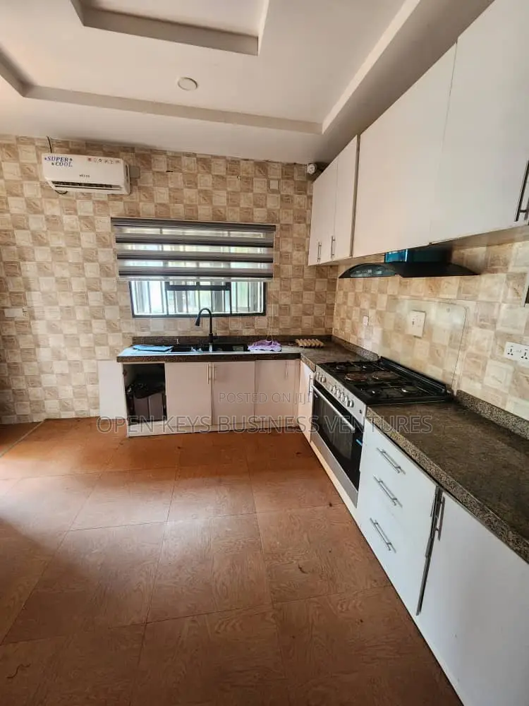 Furnished 3bdrm Duplex in Phdl, Jericho for rent