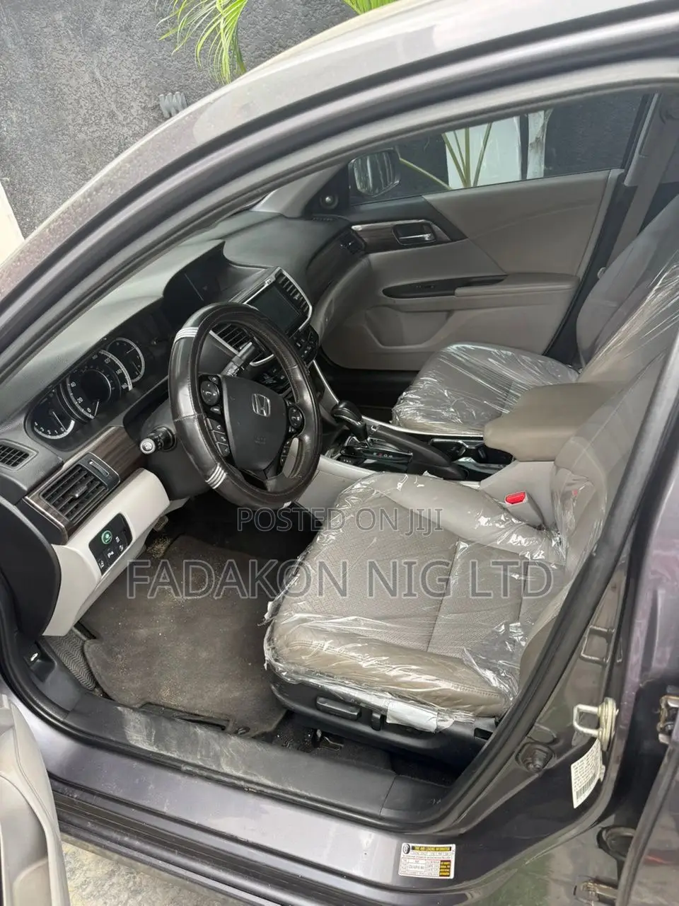 Honda Accord Touring 4dr Sedan FWD (3.5L 6cyl 6A) 2016 Gray