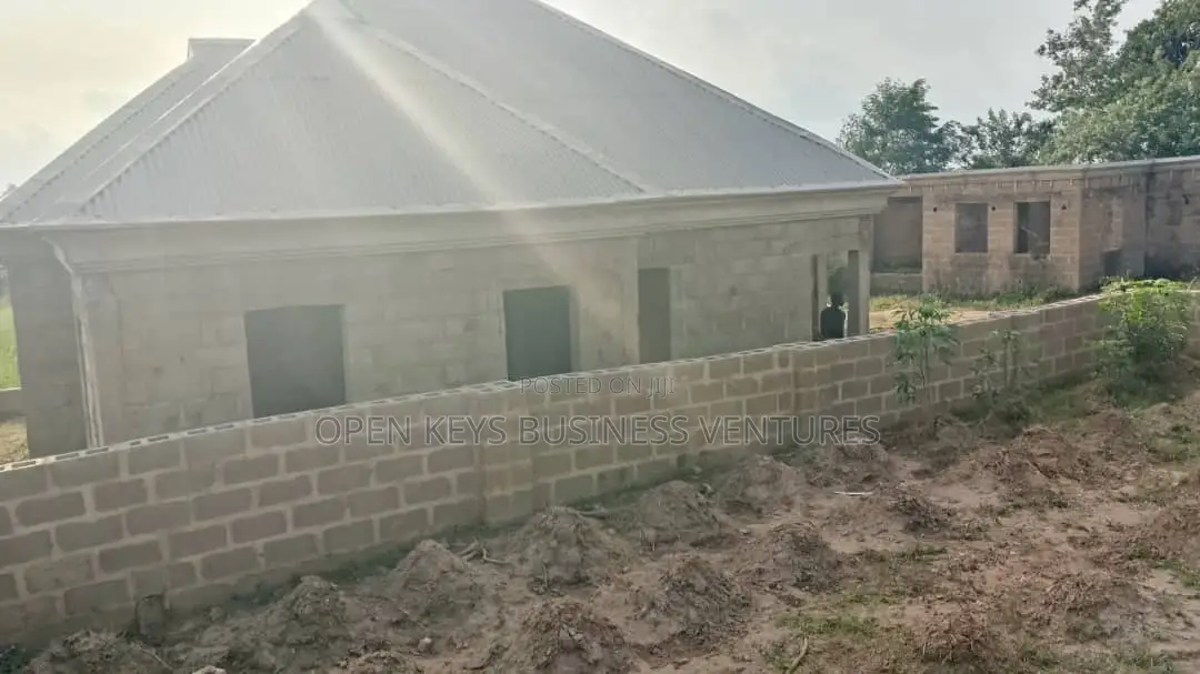 3bdrm Bungalow in Adebanke Est, Jamoje, Apata for sale