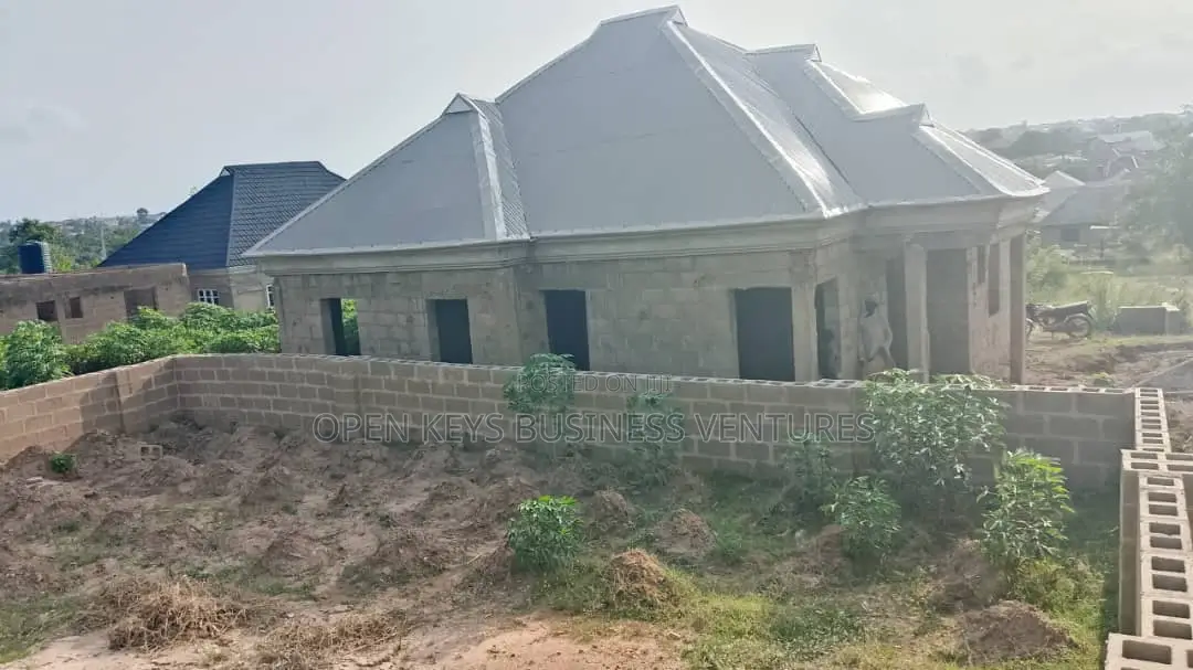3bdrm Bungalow in Adebanke Est, Jamoje, Apata for sale