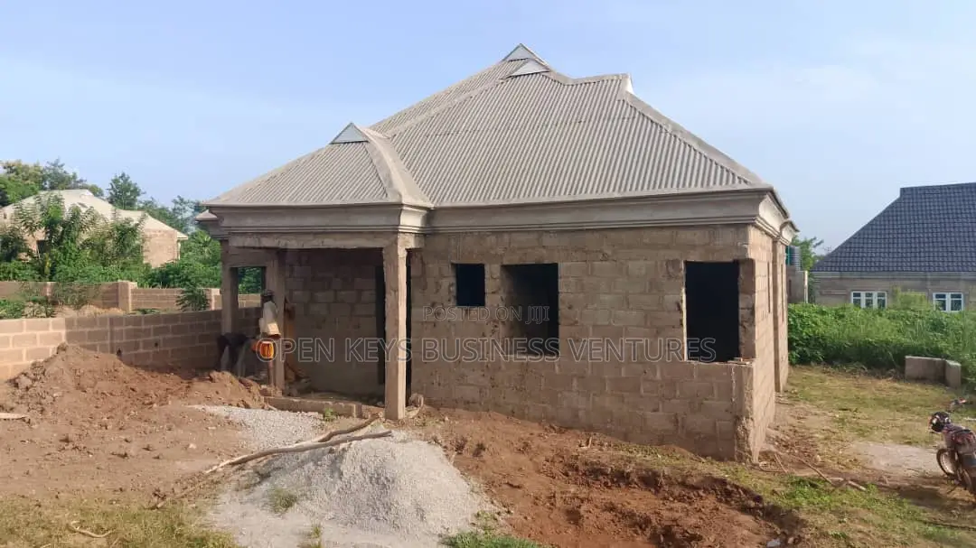 3bdrm Bungalow in Adebanke Est, Jamoje, Apata for sale