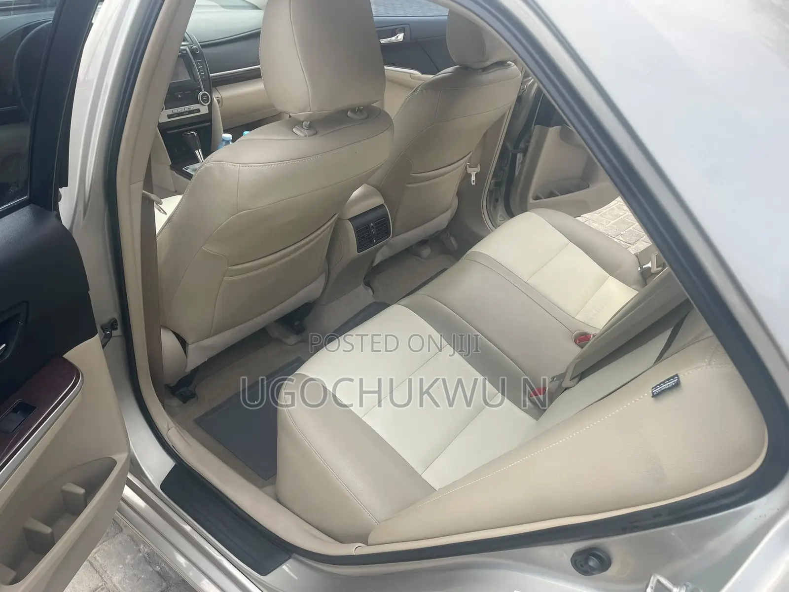 Toyota Camry XLE 4dr Sedan (2.5L 4cyl 6A) 2012 Gold