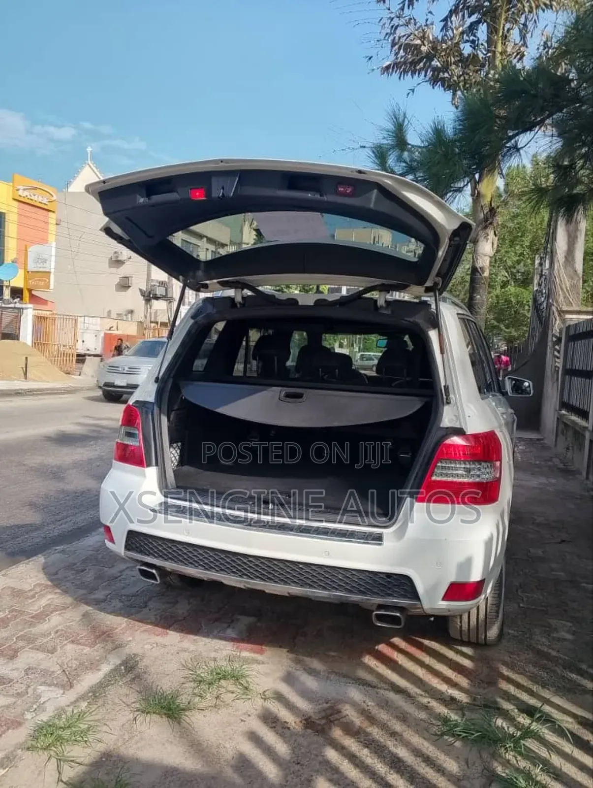 Mercedes-Benz GLK-Class 350 4MATIC 2011 White