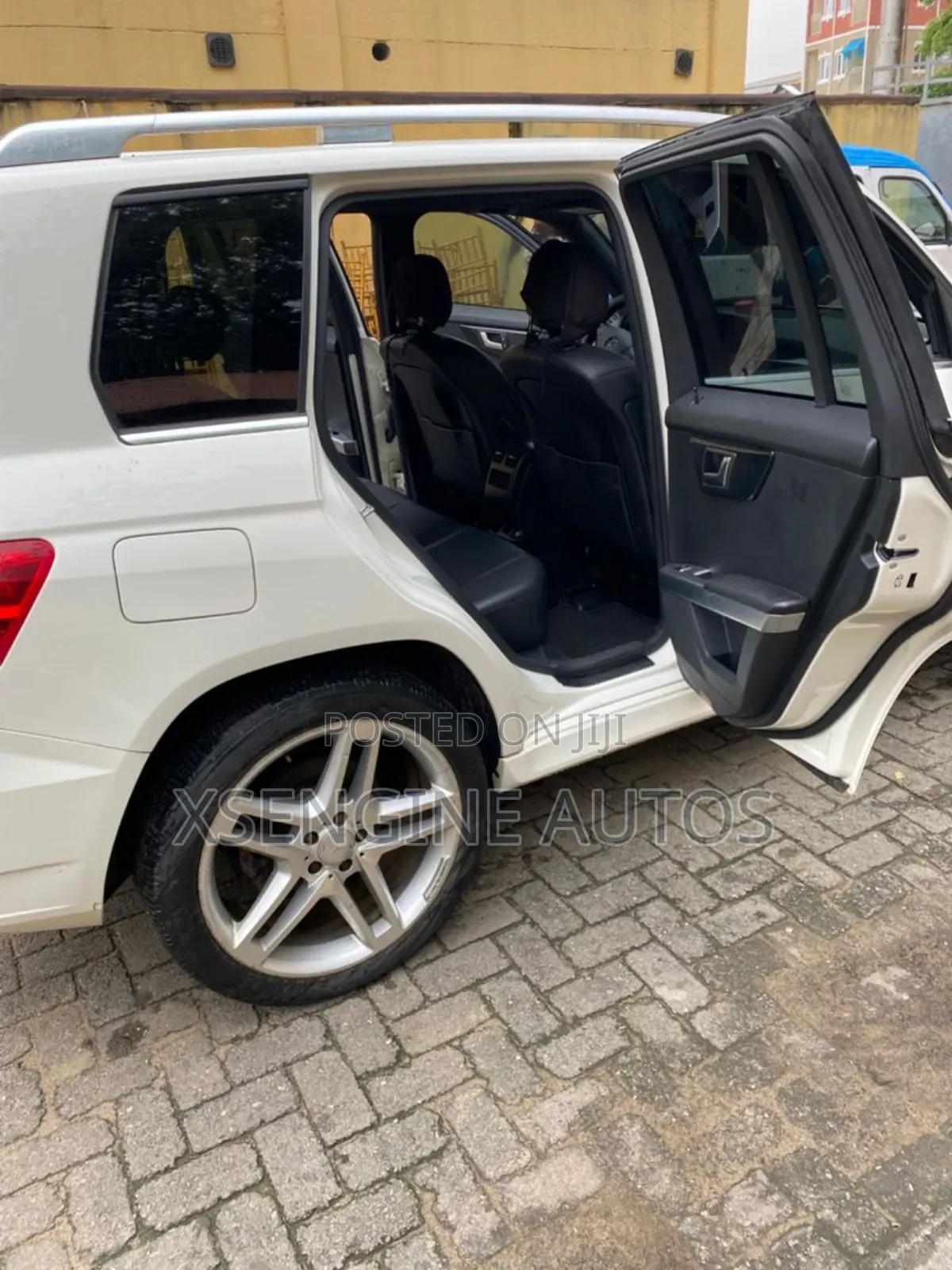 Mercedes-Benz GLK-Class 350 4MATIC 2011 White