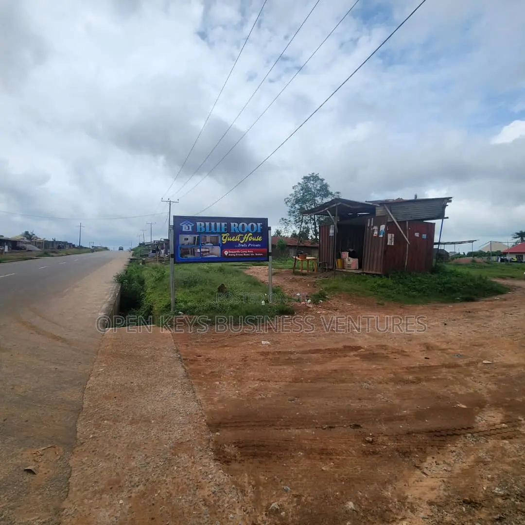 4 Plots of Land in a Nice Area