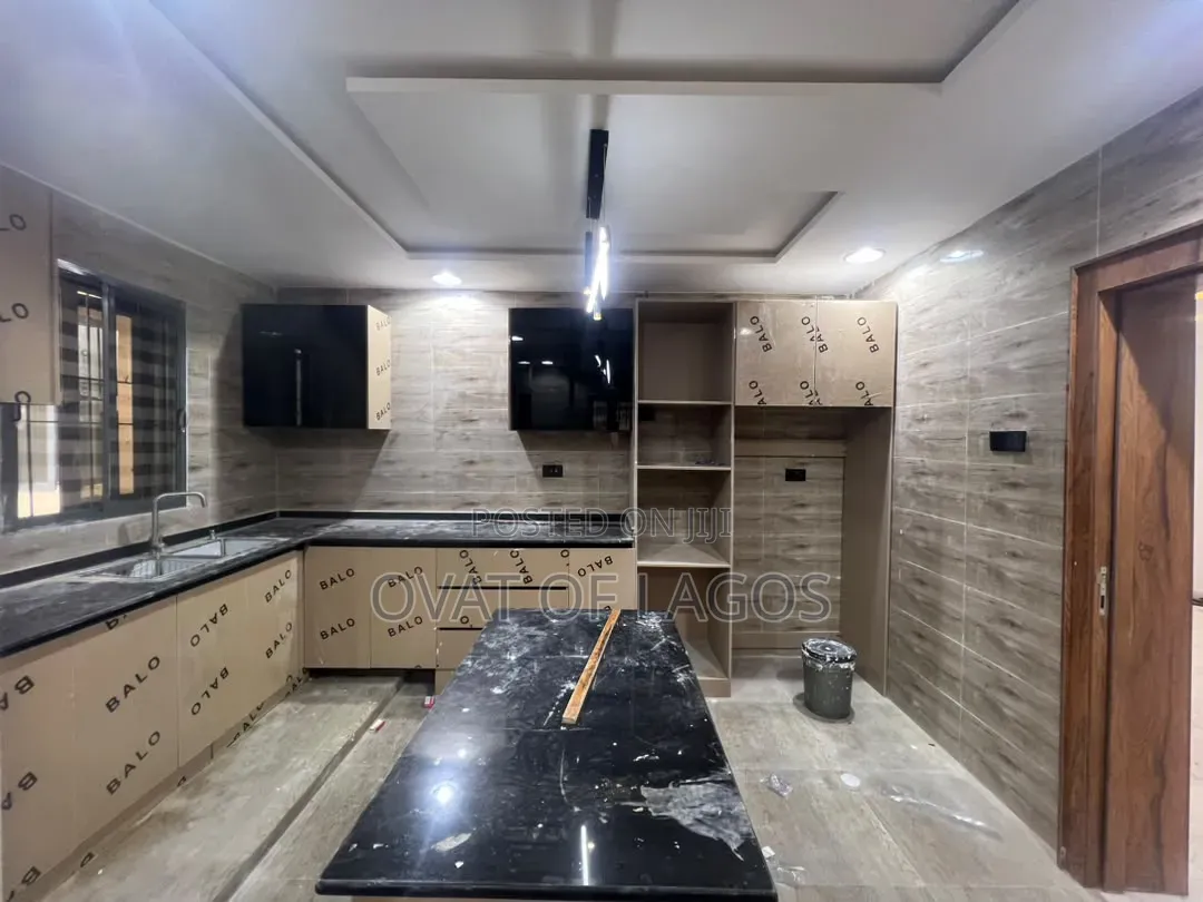 4bdrm Duplex in Lekki Phase 1 for rent