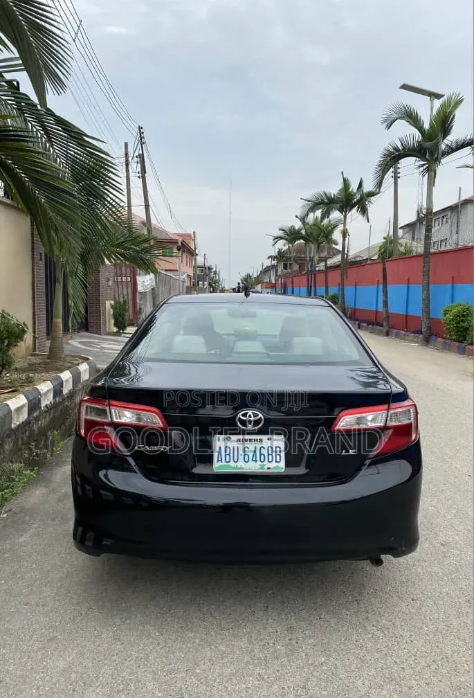 Toyota Camry LE 4dr Sedan (2.5L 4cyl 6A) 2012 Matt Black