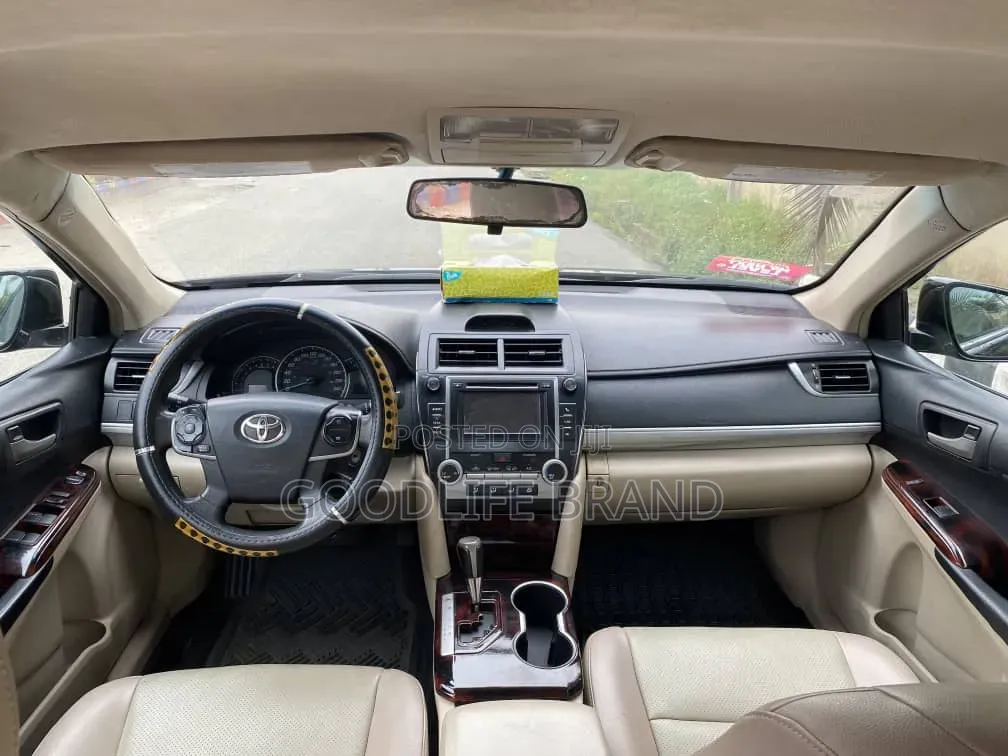 Toyota Camry LE 4dr Sedan (2.5L 4cyl 6A) 2012 Matt Black
