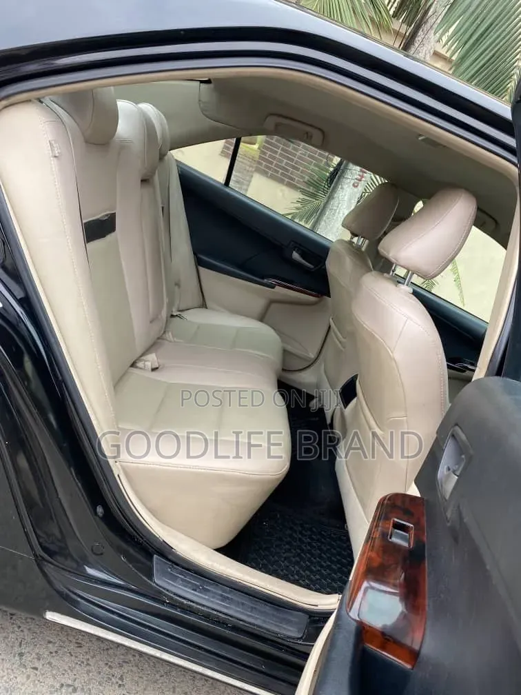 Toyota Camry LE 4dr Sedan (2.5L 4cyl 6A) 2012 Matt Black