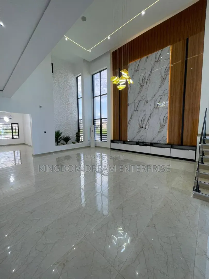 6bdrm House in Victoria Garden City, VGC / Ajah for sale