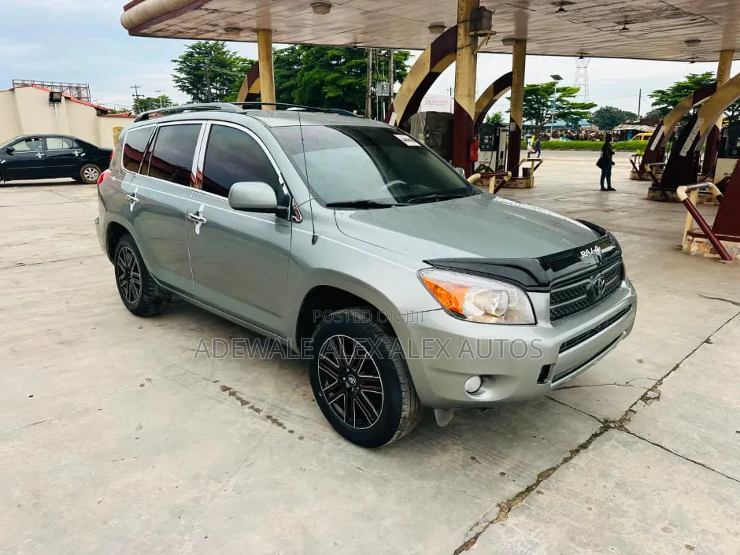 Toyota RAV4 2007 Green