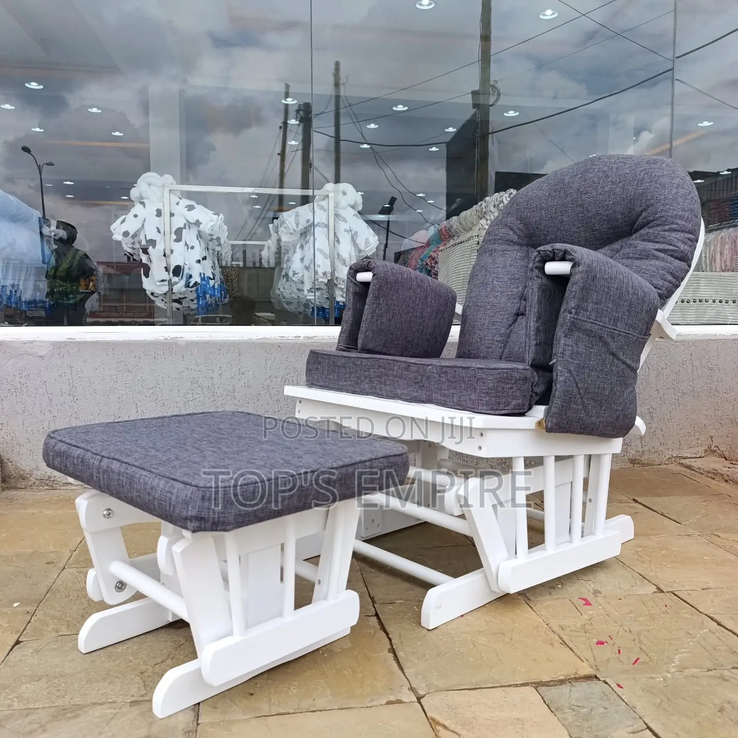 Comfortable Nursing Chair With Ottoman for Mom Baby
