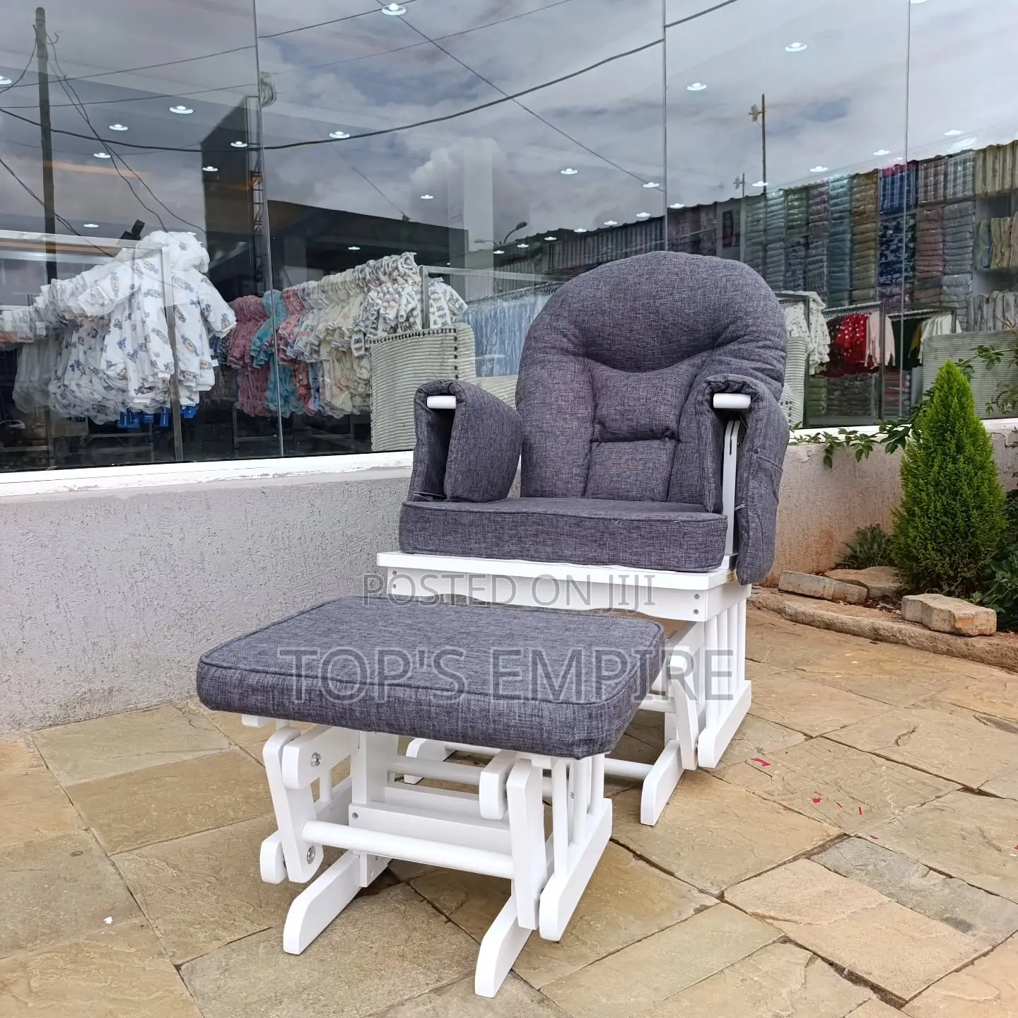 Comfortable Nursing Chair With Ottoman for Mom Baby