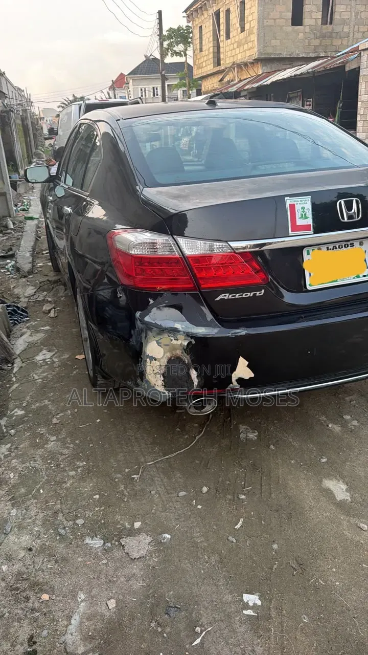 Honda Accord Touring V-6 4dr Sedan (3.5L 6cyl 6A) 2015 Black