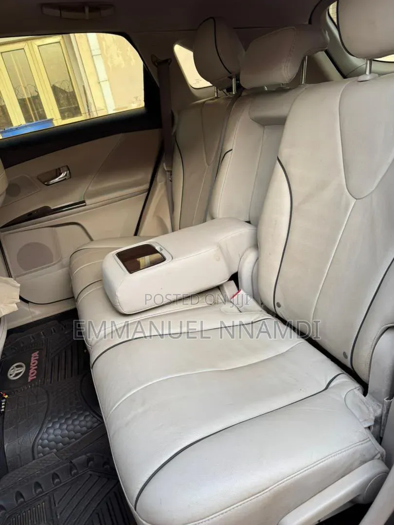 Toyota Venza Limited 2010 Red