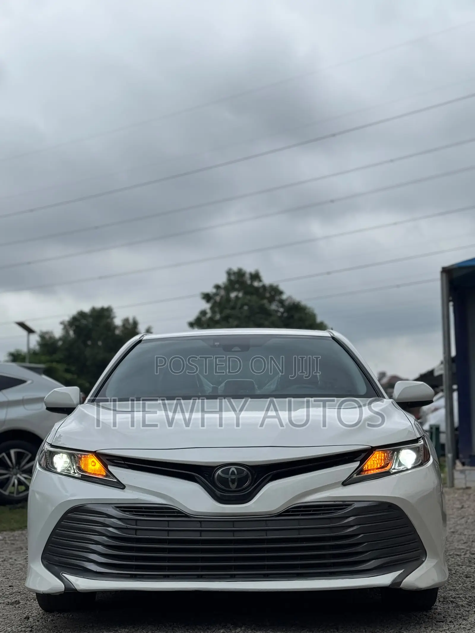 Toyota Camry LE (2.5L 4cyl 8A) 2019 White