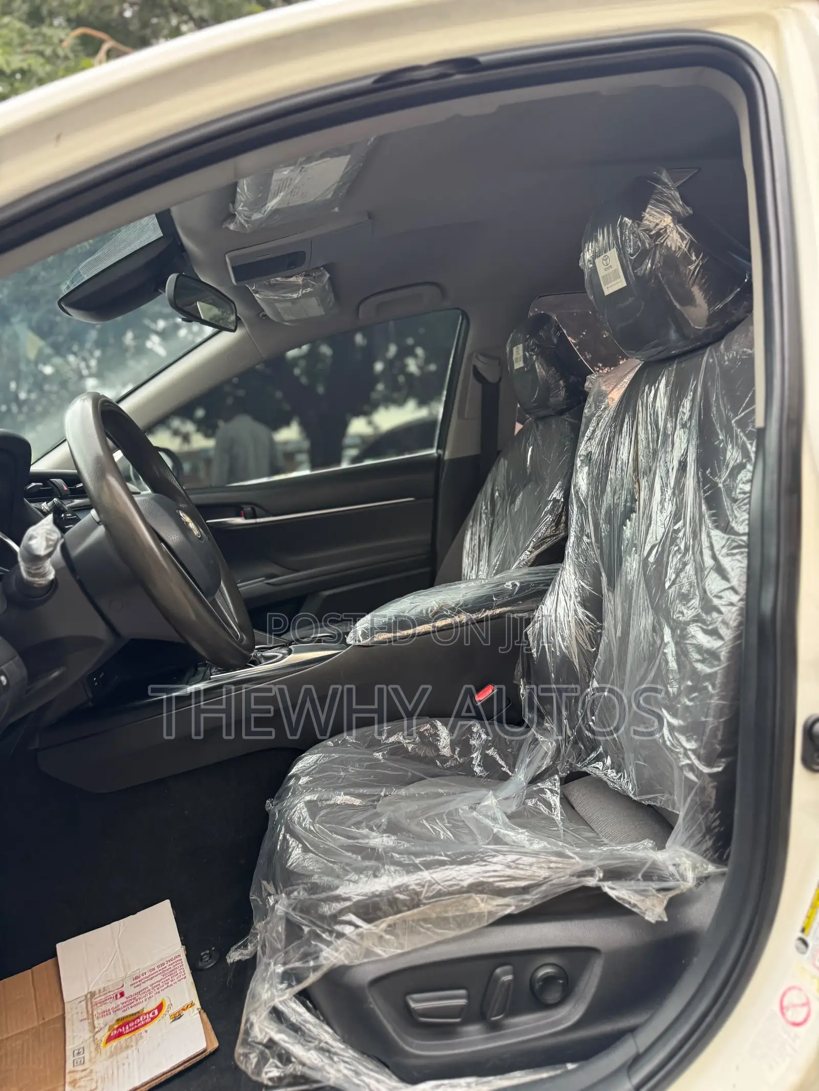 Toyota Camry LE (2.5L 4cyl 8A) 2019 White