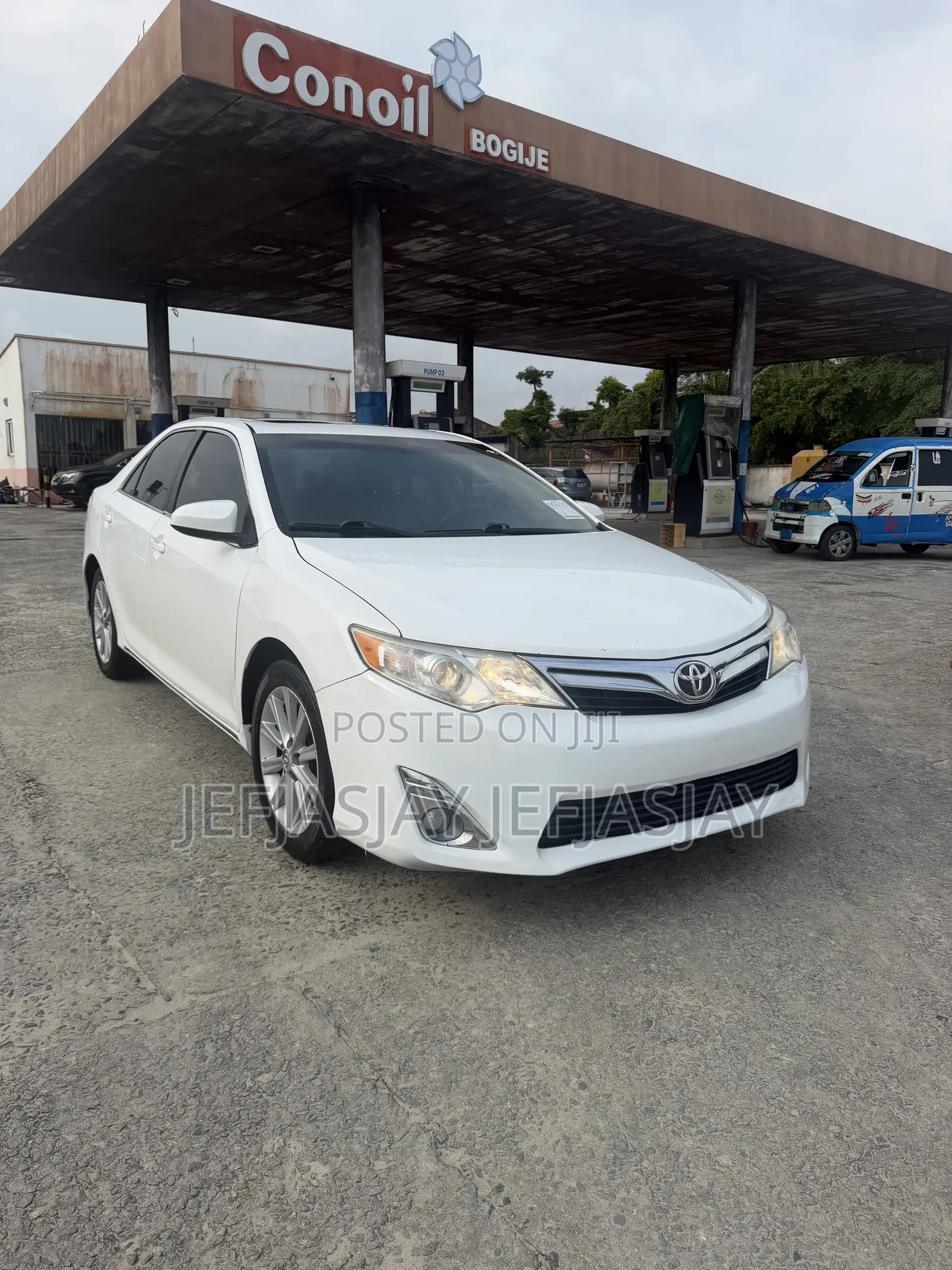 Toyota Camry XLE 4dr Sedan (2.5L 4cyl 6A) 2014 White