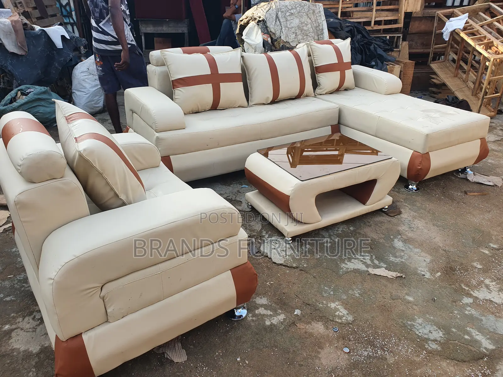 Quality Cream Color Lshap Sofas Center Table With Single Seater