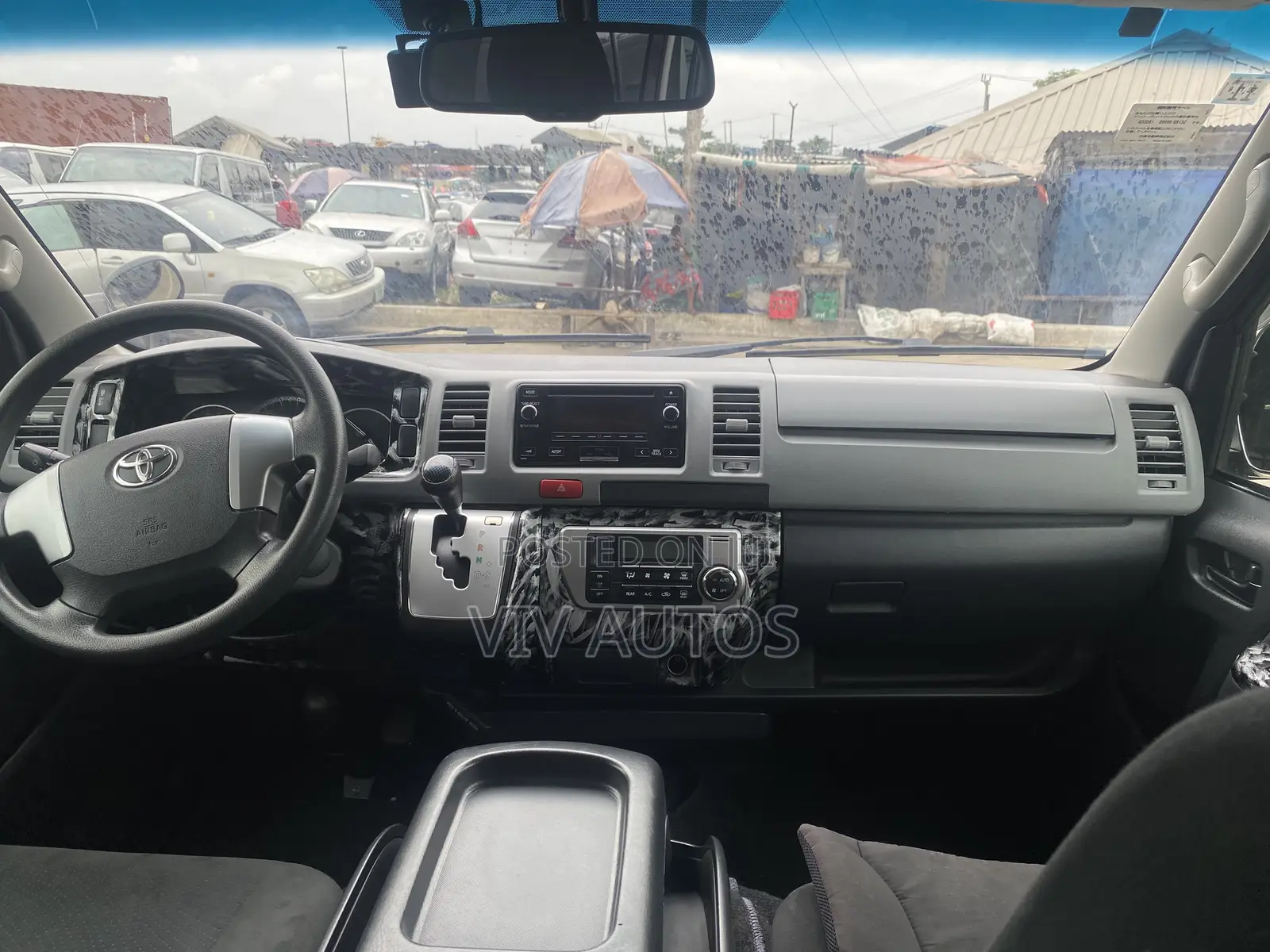 Toyota HiAce 2017