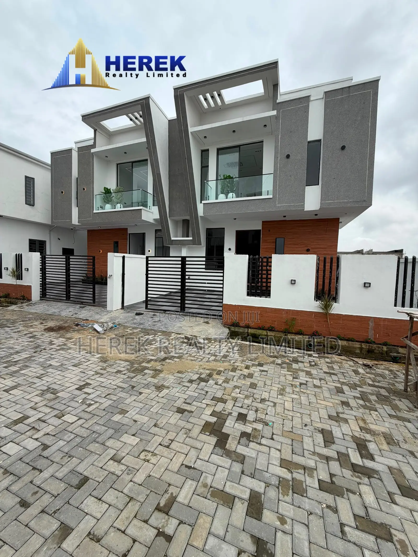 4bdrm Duplex in Lekki Palm City, Ado / Ajah for sale