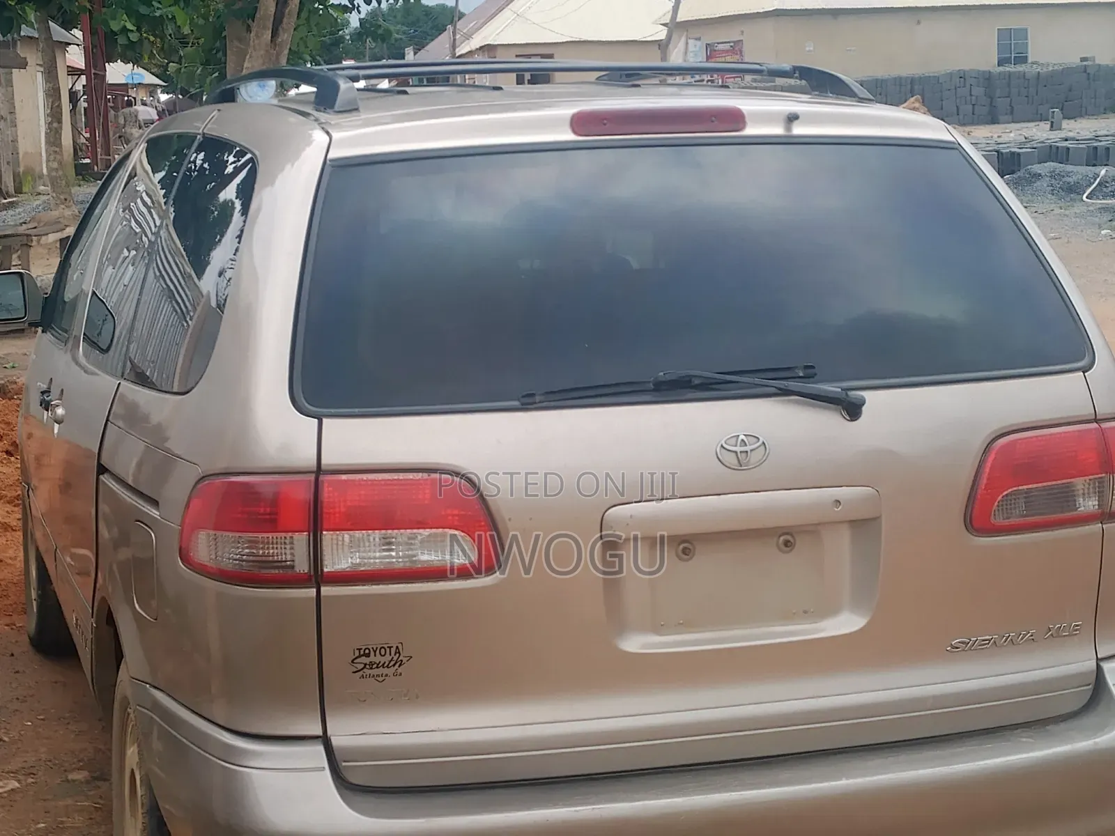 Toyota Sienna 2003