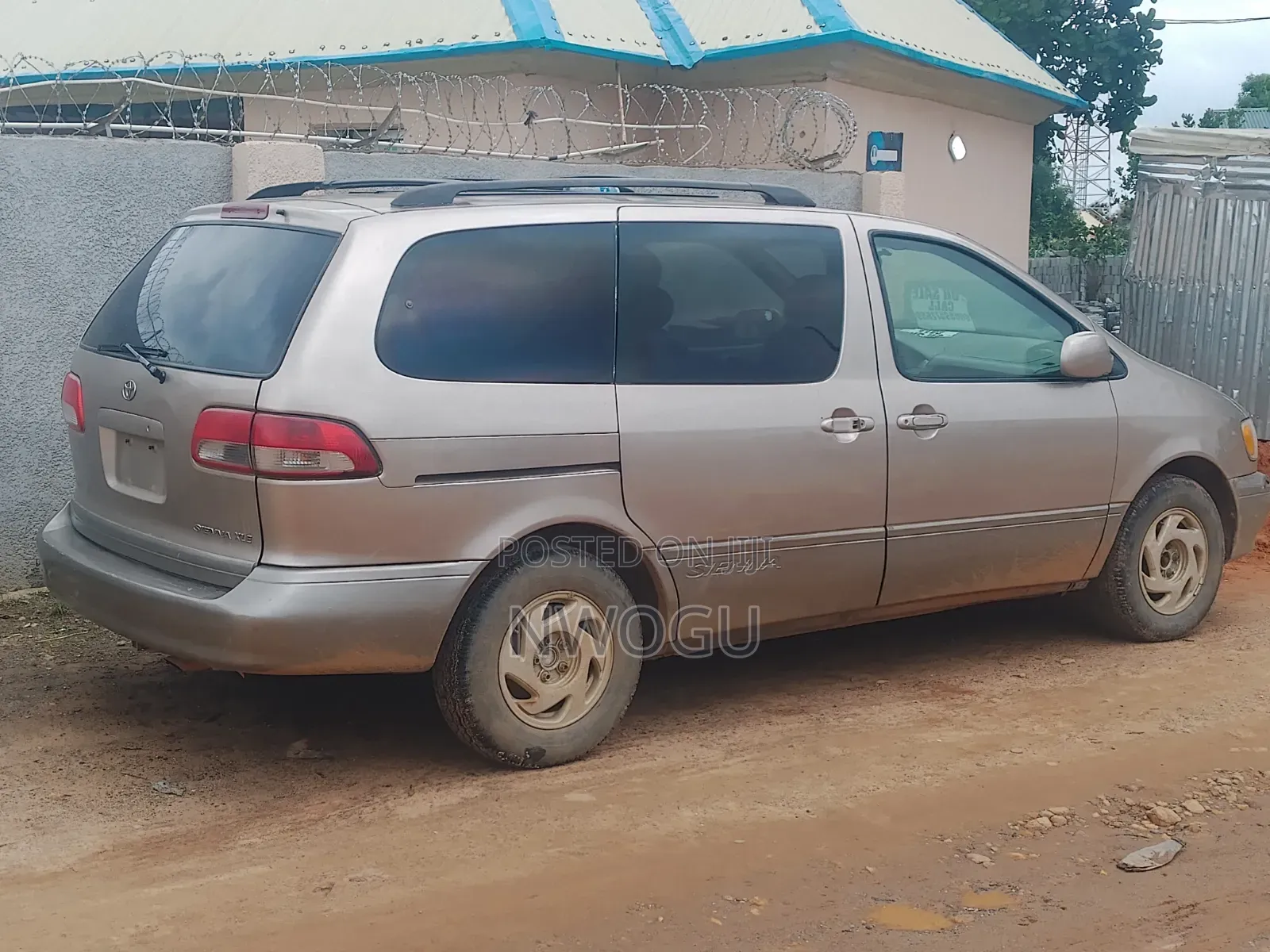 Toyota Sienna 2003