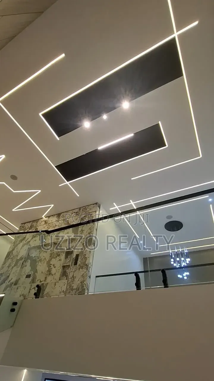 Furnished 5bdrm Duplex in Monastery Road, Sangotedo for sale