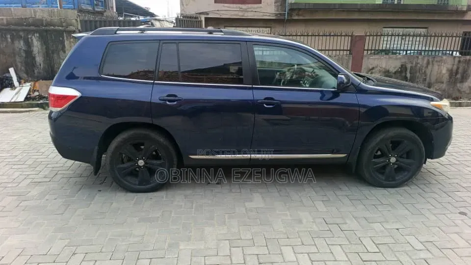 Toyota Highlander 2013 Blue