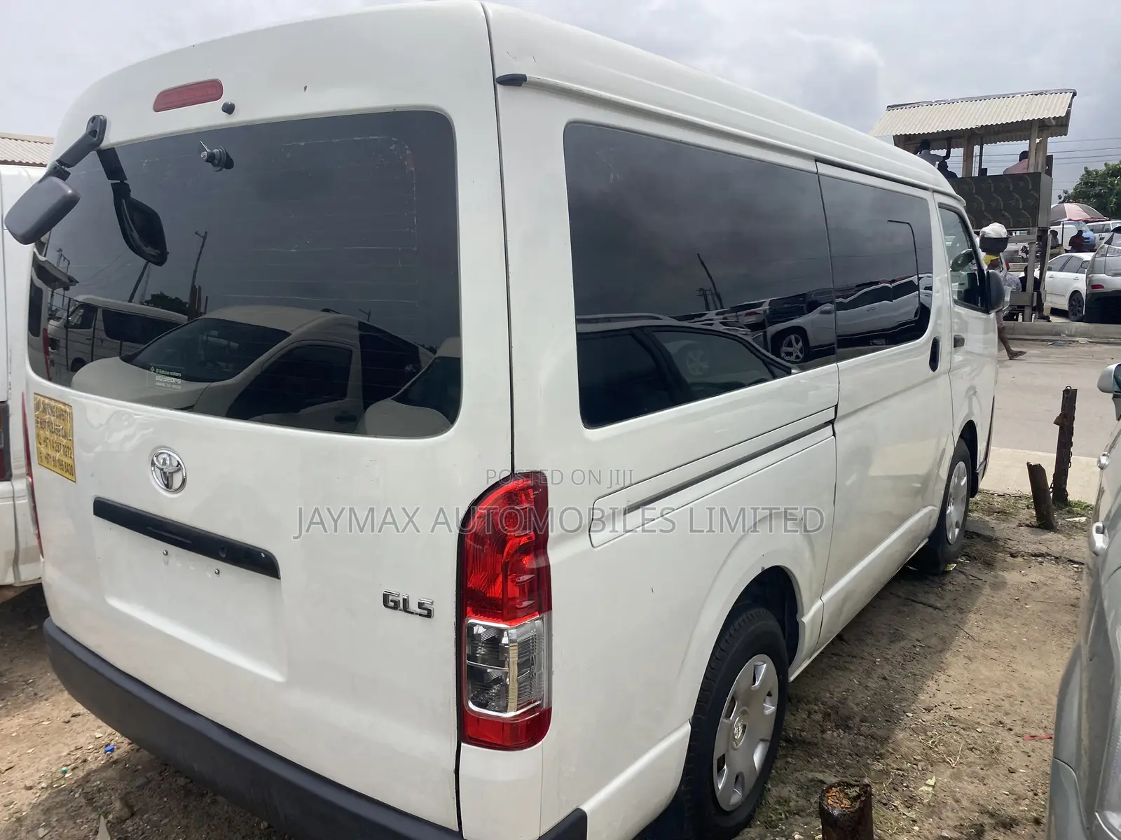 Toyota HiAce 2012 White