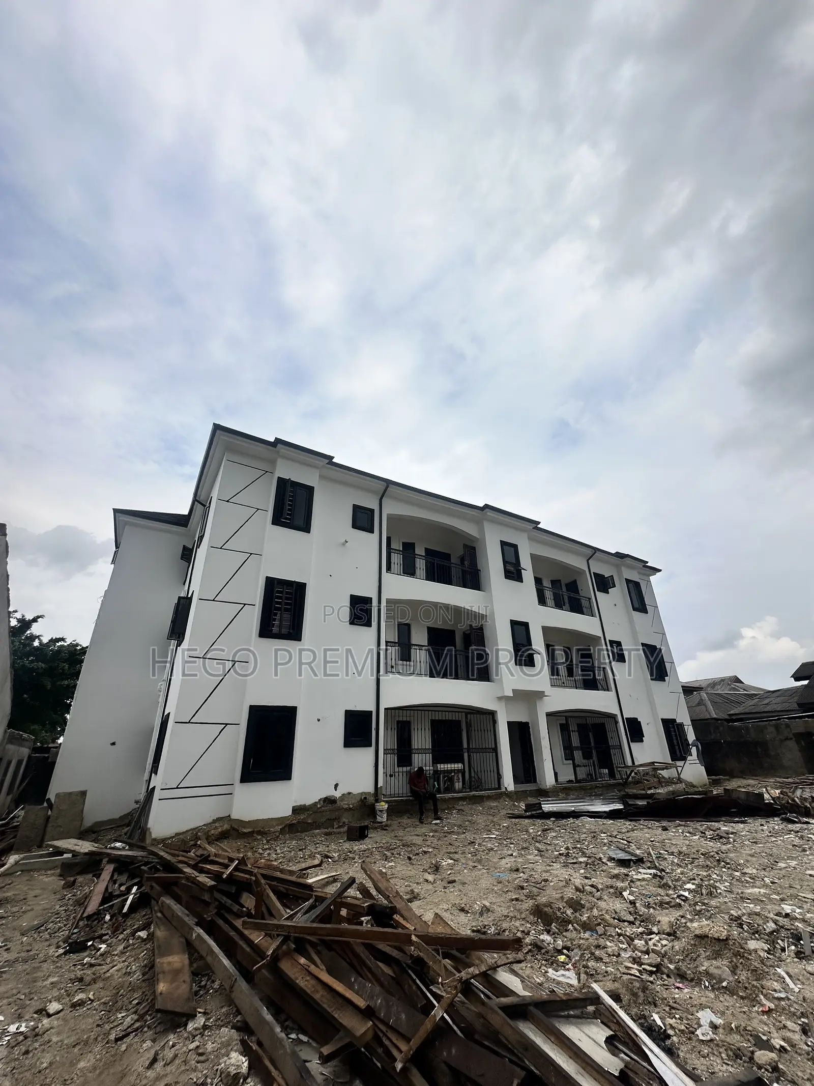 2bdrm Block of Flats in Tombia Extension, GRA Phase 2 / Port-Harcourt