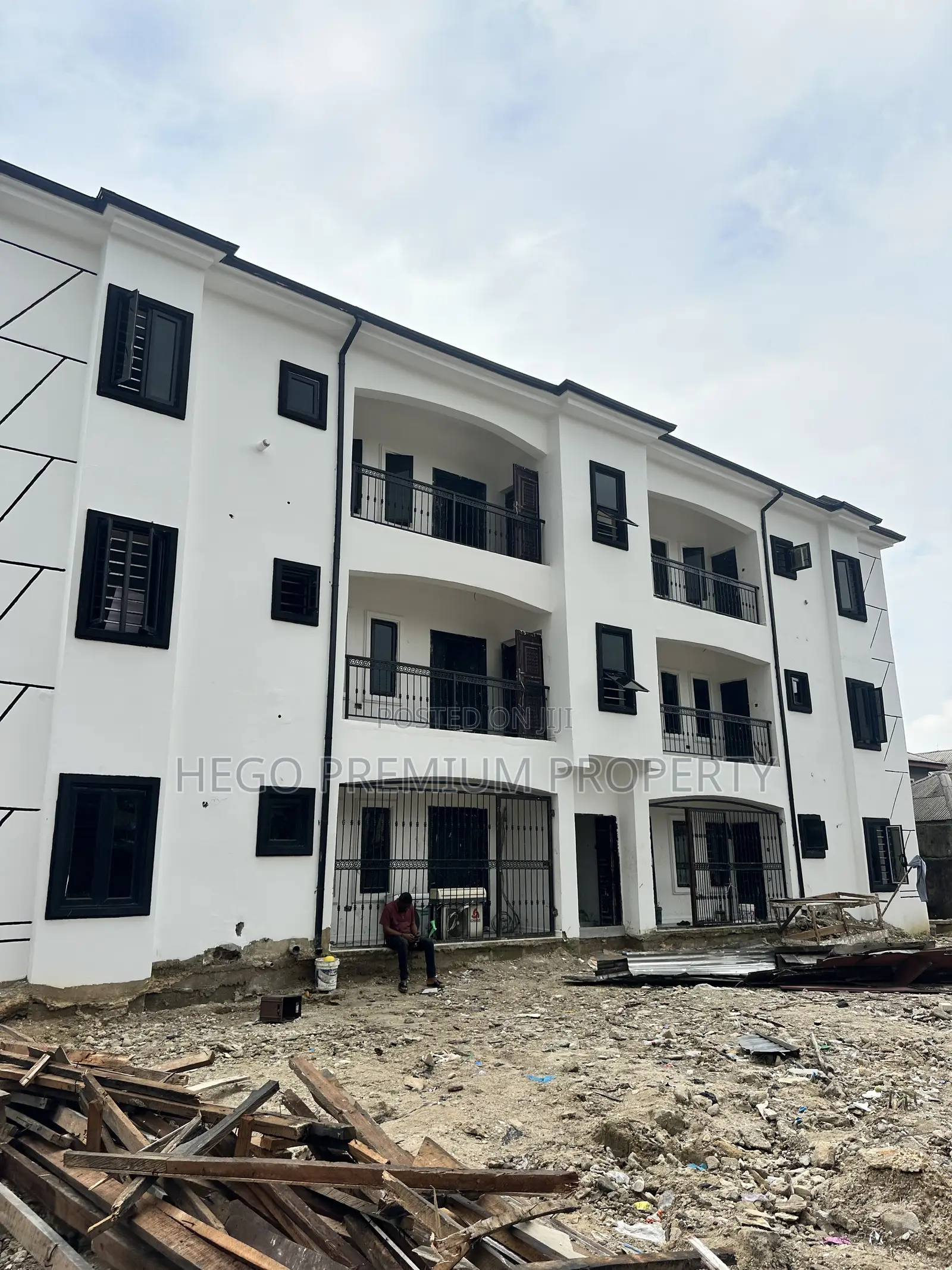 2bdrm Block of Flats in Tombia Extension, GRA Phase 2 / Port-Harcourt