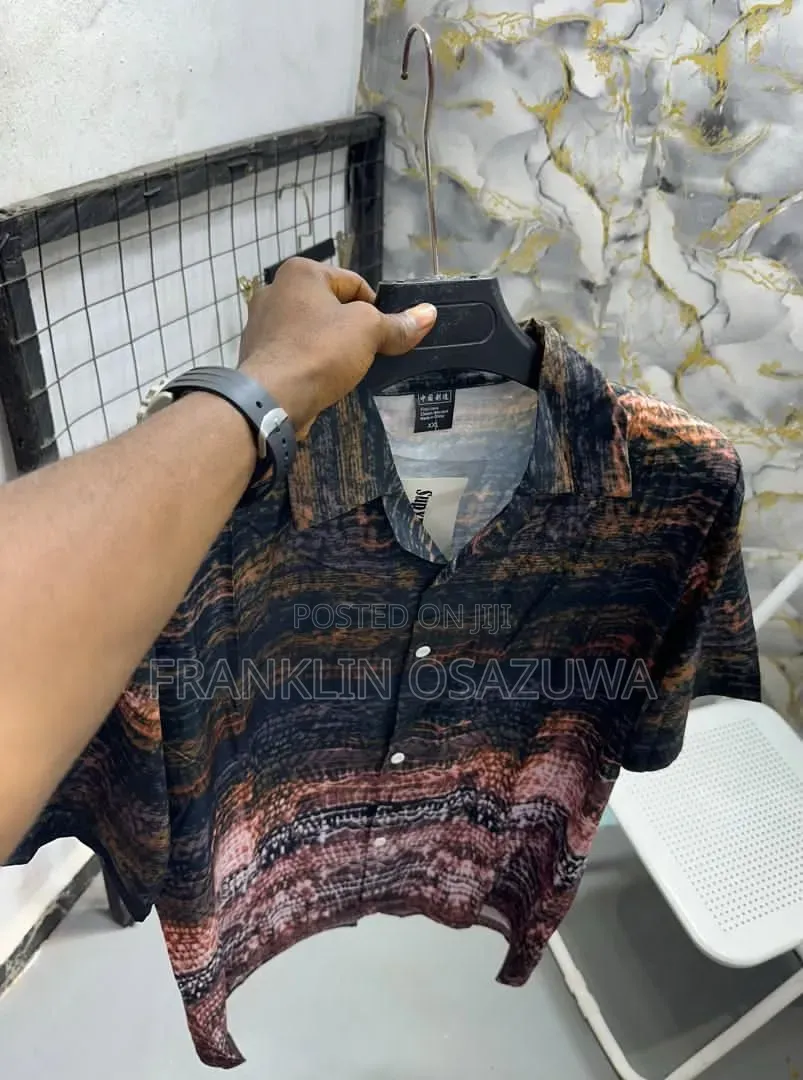 Men's Premium Short Sleeve Abstract Print Casual Button-Up Shirt