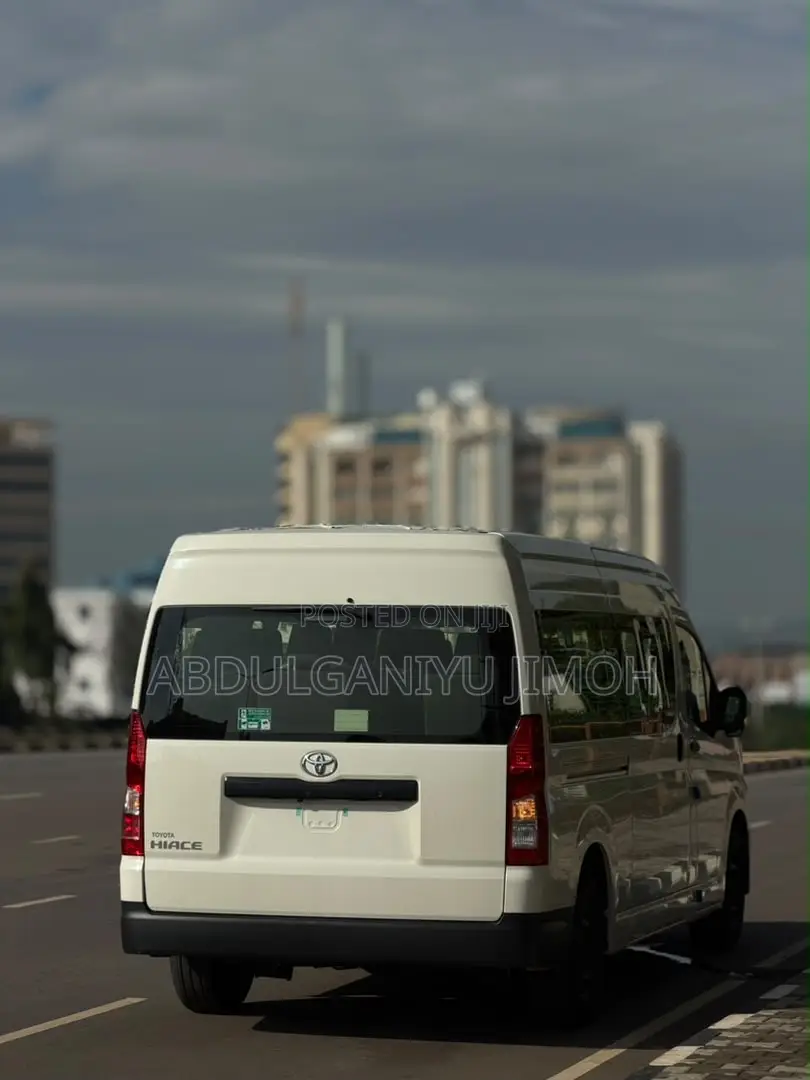 Toyota HiAce 2026 White