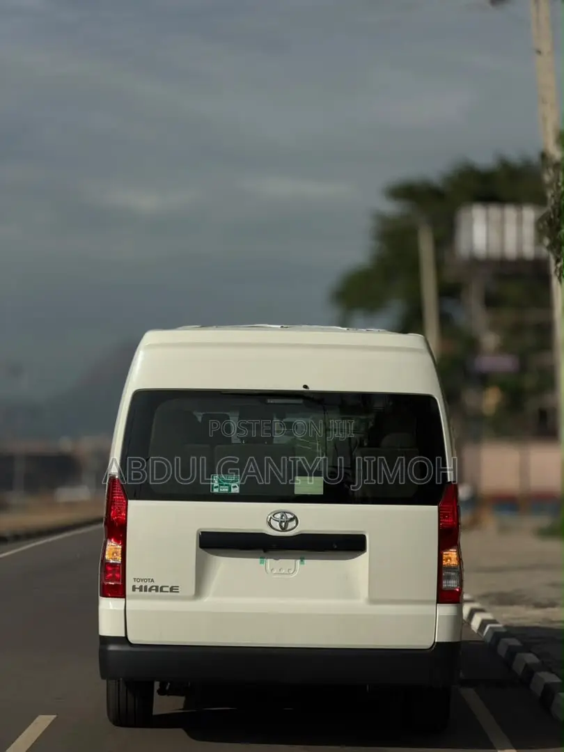 Toyota HiAce 2026 White