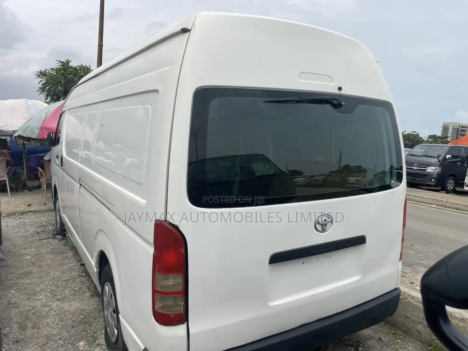 Toyota HiAce 2017 White