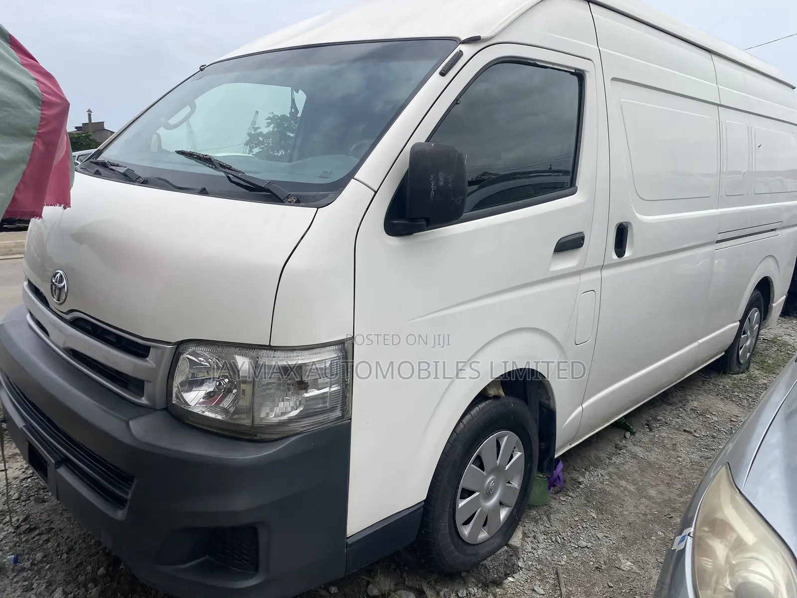 Toyota HiAce 2017 White
