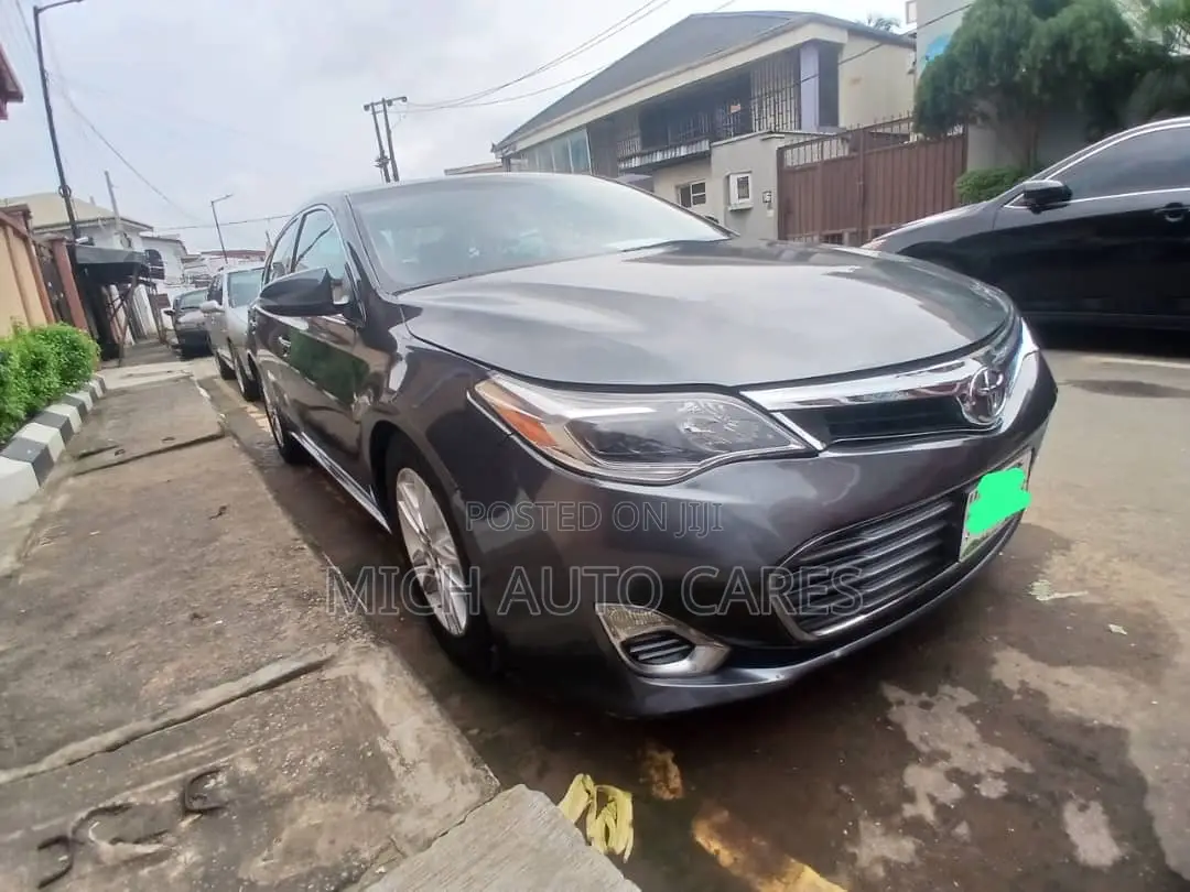 Toyota Avalon XLE 4dr Sedan (3.5L 6cyl 6A) 2014 Gray