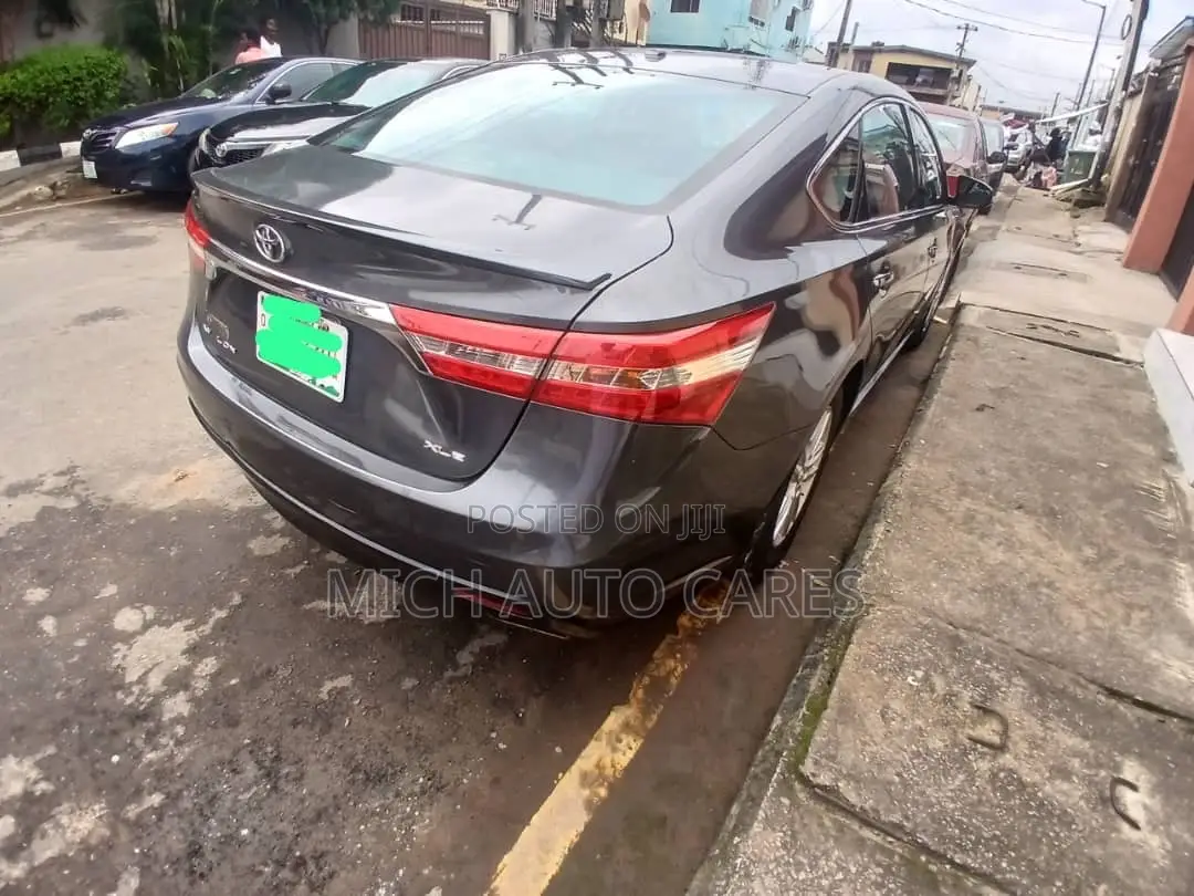 Toyota Avalon XLE 4dr Sedan (3.5L 6cyl 6A) 2014 Gray