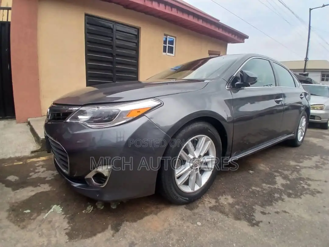 Toyota Avalon XLE 4dr Sedan (3.5L 6cyl 6A) 2014 Gray