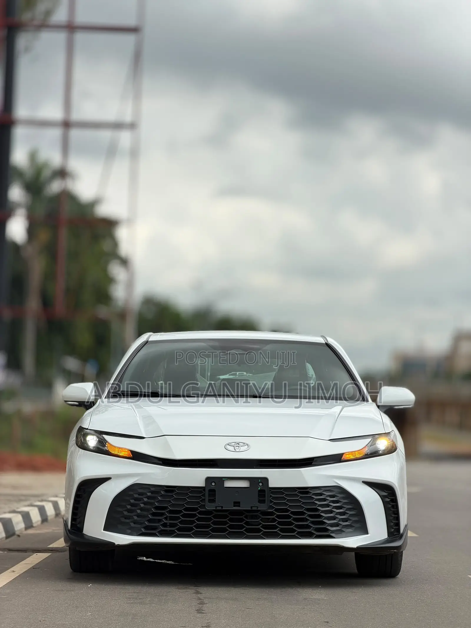 Toyota Camry SE 2026 White