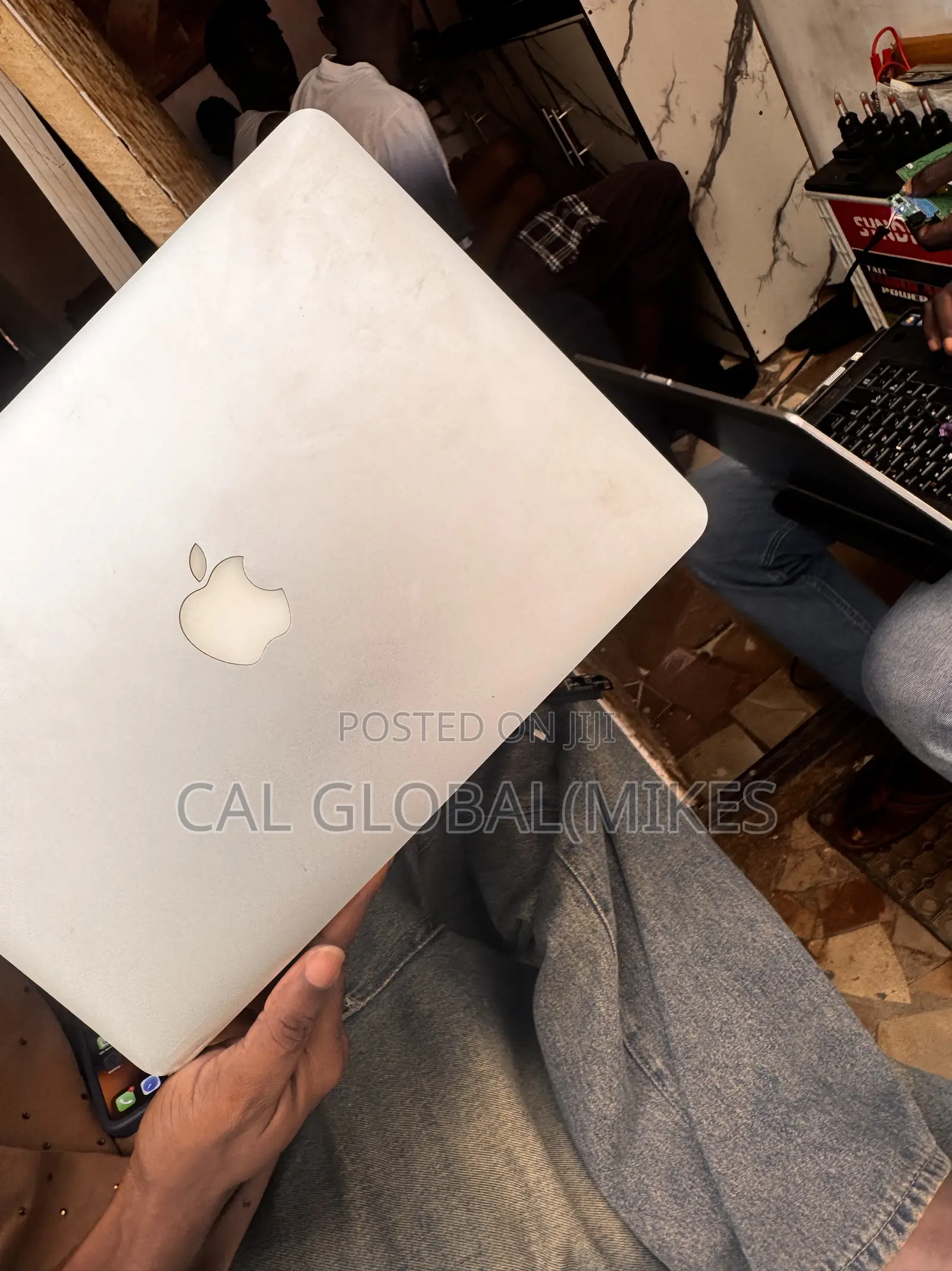 Laptop Apple MacBook Pro 2015 8GB Intel Core i5 SSHD+SSD 256GB