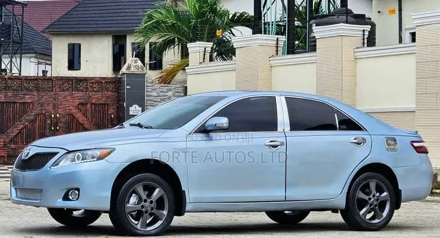 Toyota Camry 2010 Blue