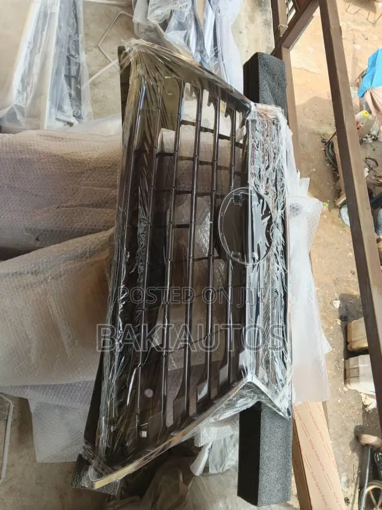 Lexus NX200t 2017 Front Grill – Genuine OEM, Very Neat