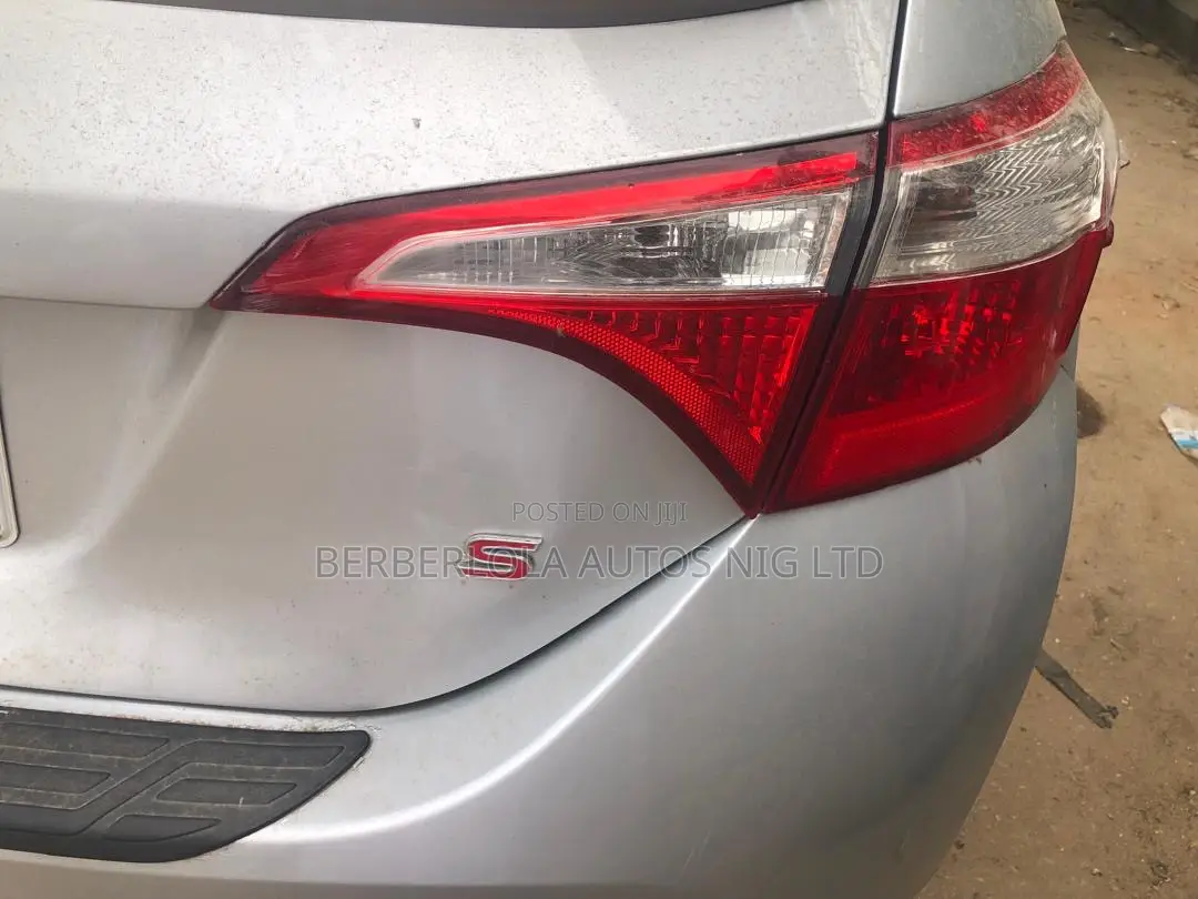 Toyota Corolla S Plus 4dr Sedan (1.8L 4cyl CVT) 2014 Silver
