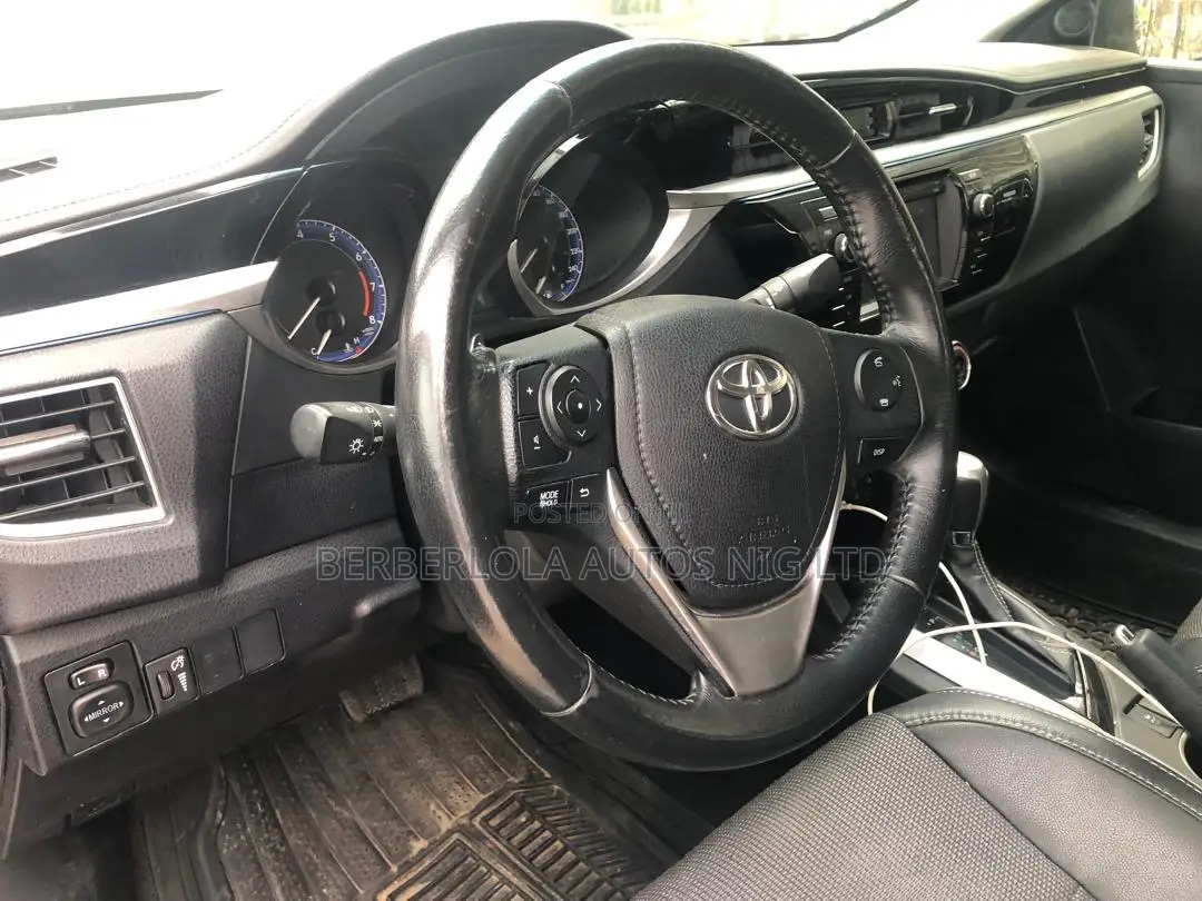 Toyota Corolla S Plus 4dr Sedan (1.8L 4cyl CVT) 2014 Silver