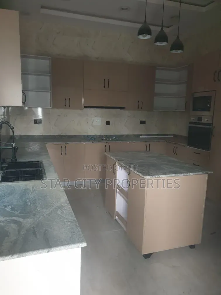 6bdrm Duplex in Magodo Phase 2 for sale